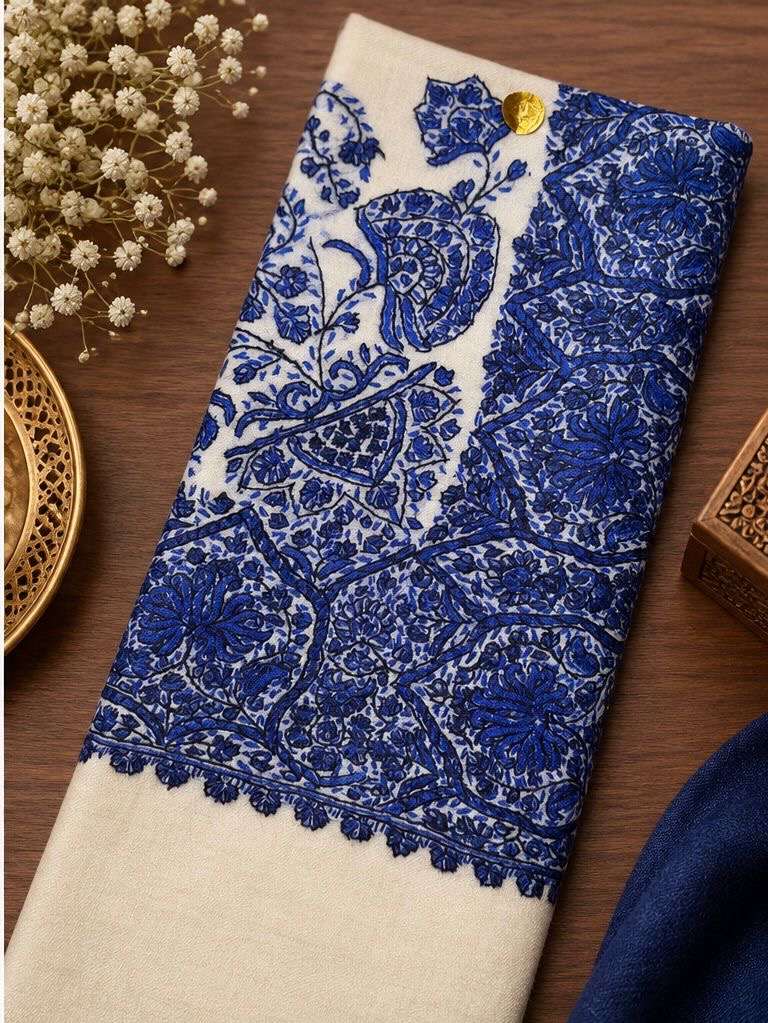 Ivory & Sapphire, product photograph