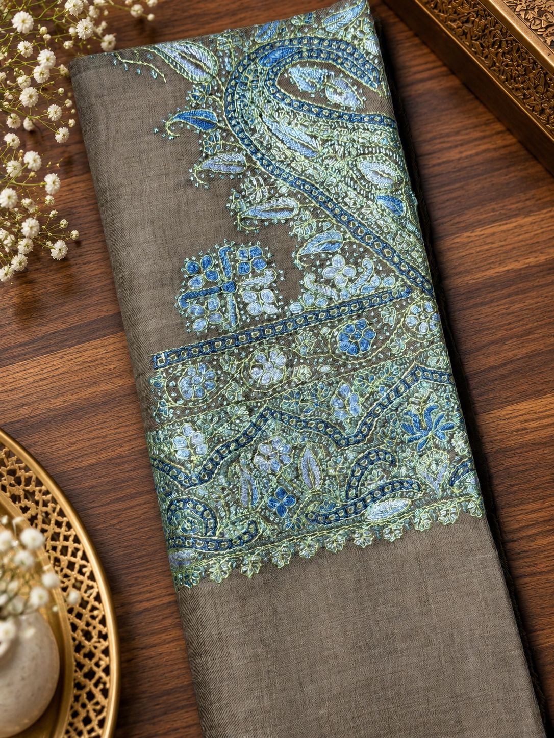 Sage Paisley, product photograph